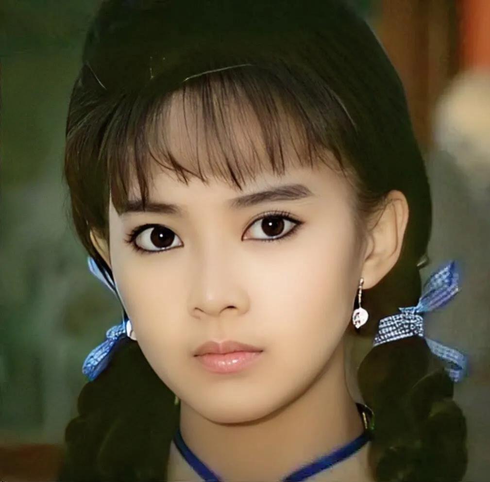 “最美婉君”与丈夫恋爱10年，生一双儿女，今58岁的她怎样了？