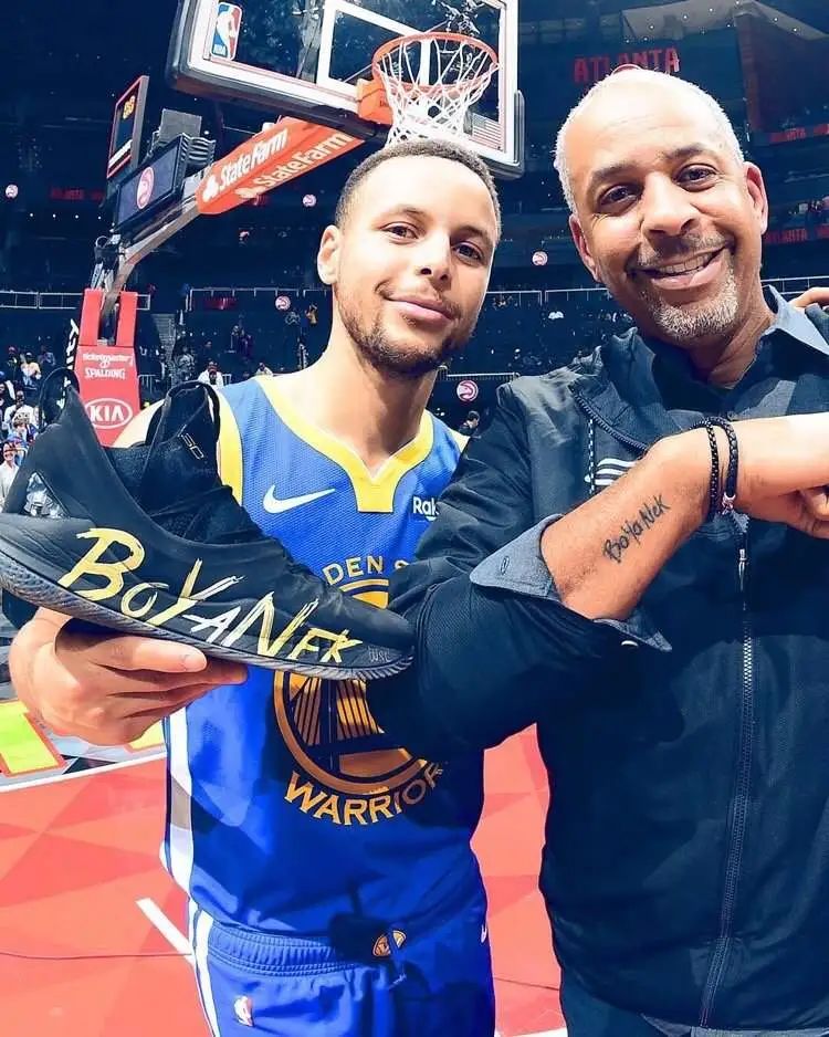 库里没有flow的鞋,库里系列带flow最耐磨的球鞋