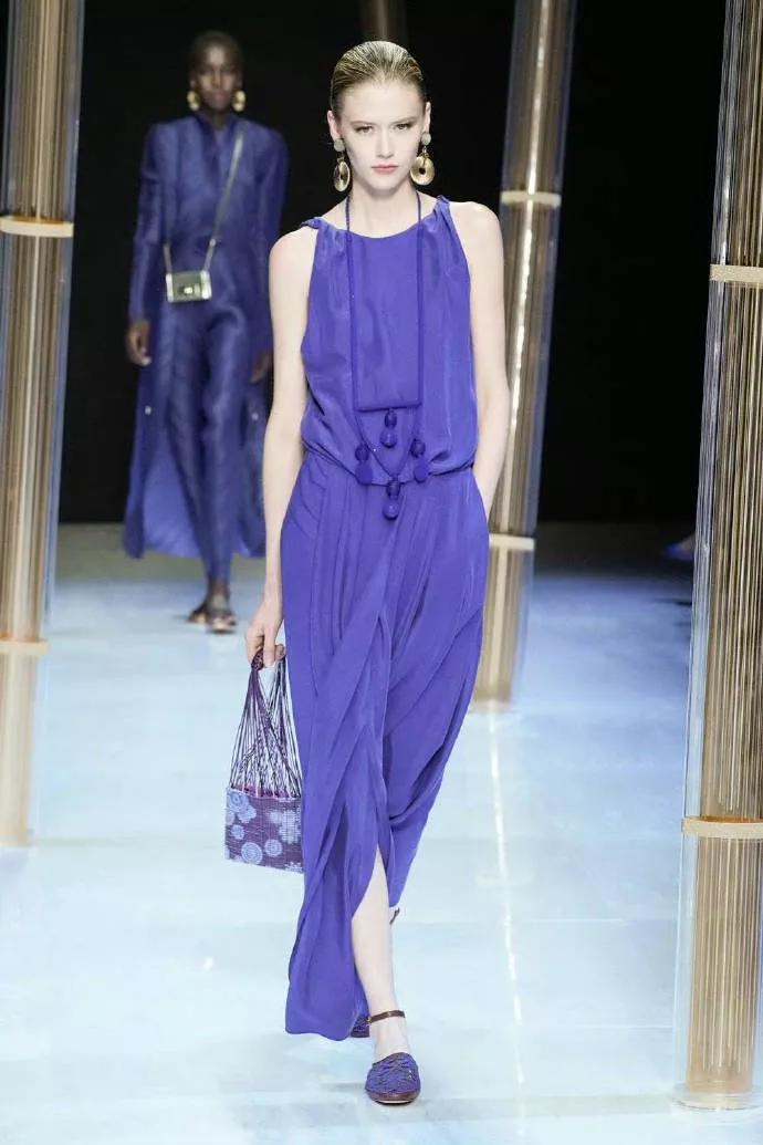 Armani阿玛尼2023春夏女装星光熠熠，优雅之姿态