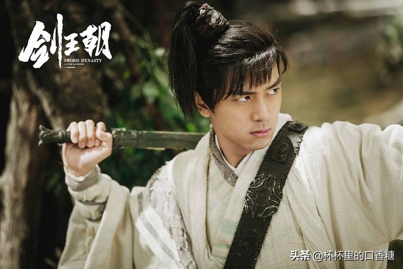 任嘉伦对待白鹿和迪丽热巴的区别,曾被黑得很惨的12位明星