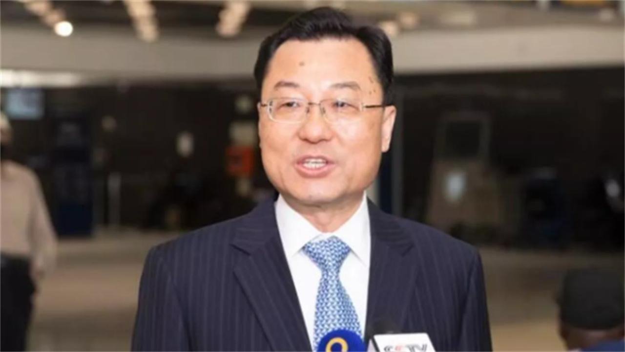 我军逼近24海里，台军威胁开火，话音刚落，规模最大美代表团窜台