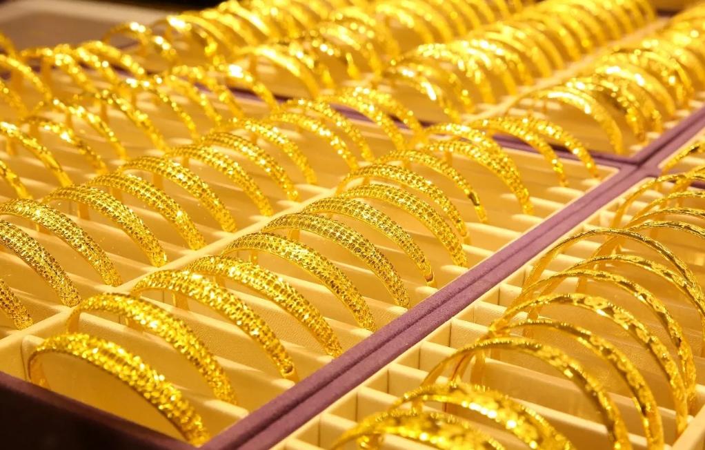 华尔街抢购黄金中国大妈,华尔街报道中国大妈抢购黄金真假