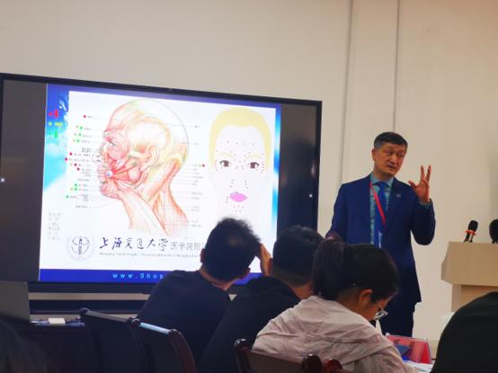 首期《面部解剖与医美技术高级研修班》在宜春学院美容医学院开班