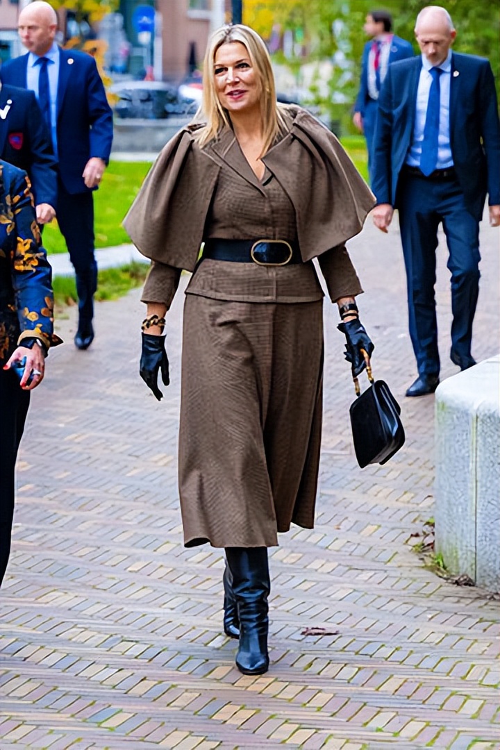 凯特王妃的礼服连衣裙,凯特王妃黑色天鹅绒礼服裙