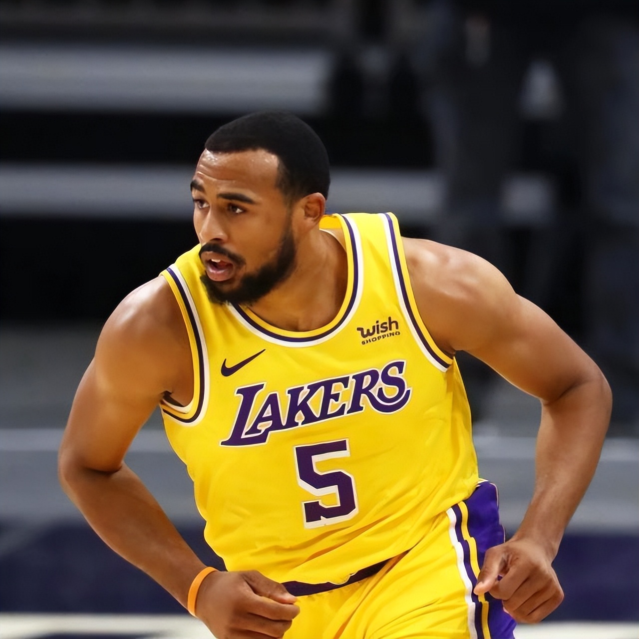 登贝莱决定重新转会巴萨,登贝莱咋成了巴萨队长