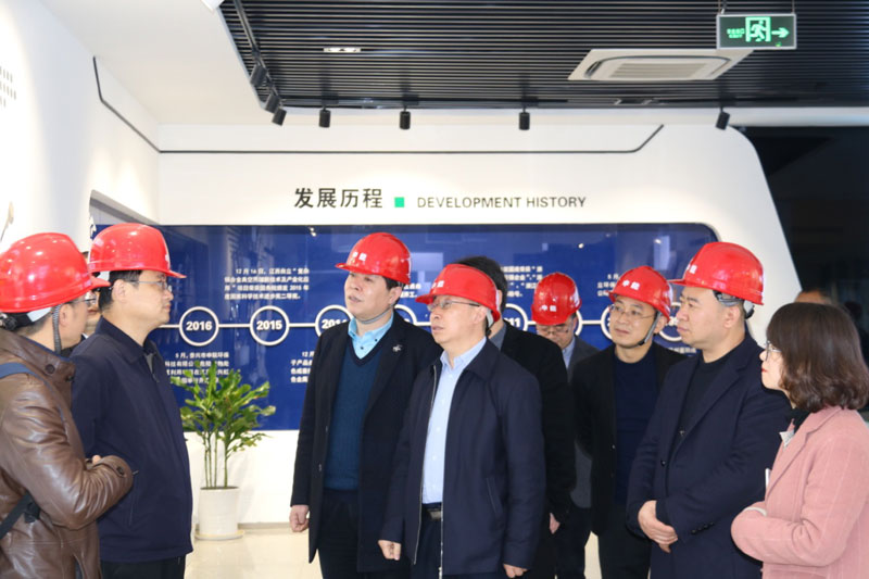 浙江富阳大黑马:18岁进厂,买断国有企业,A股上市,年入131.2亿