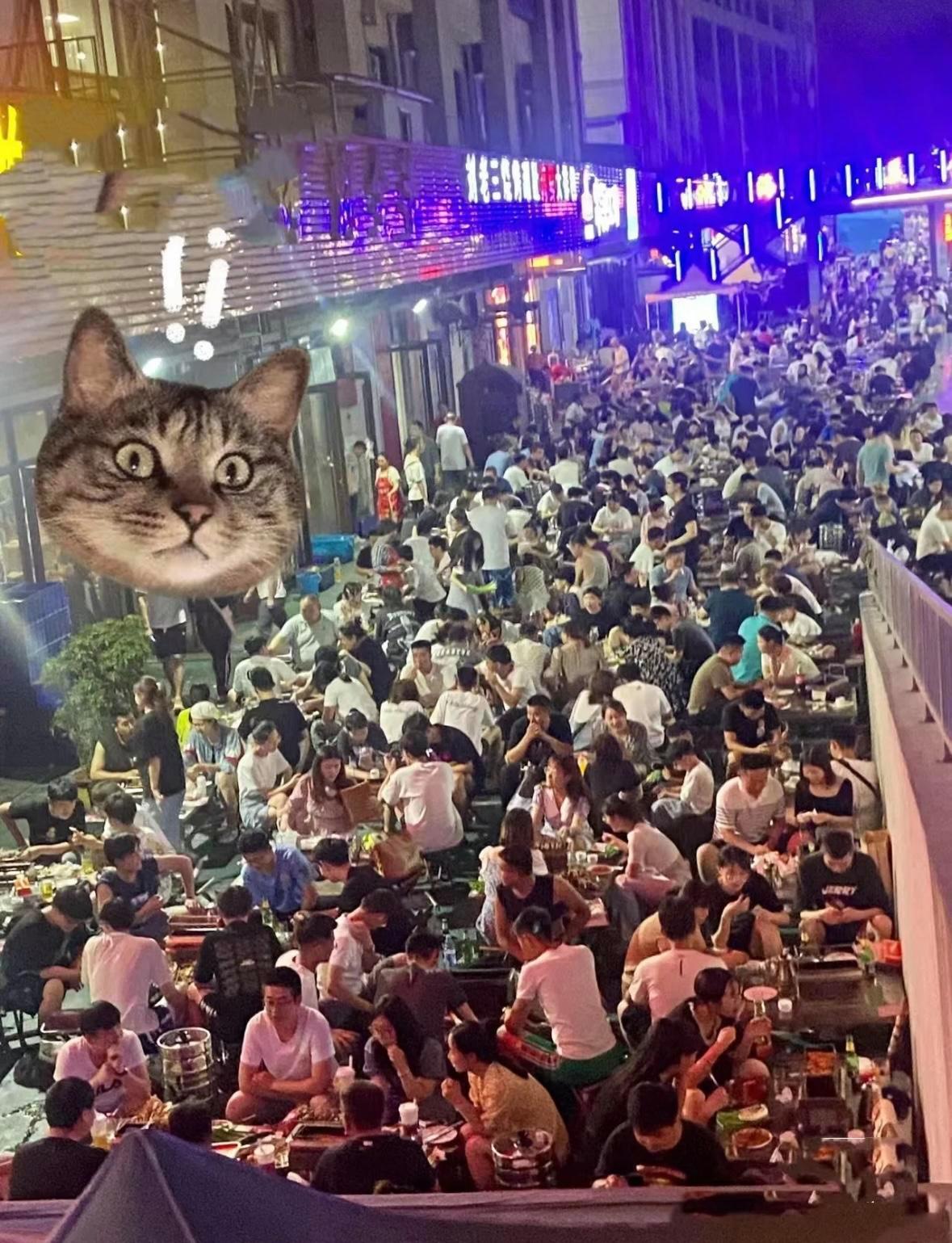 终于知道淄博的烧烤为什么那么火,老外知不知道淄博烧烤火的原因