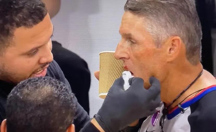 大比分落后翻盘,大比分落后30分逆风翻盘