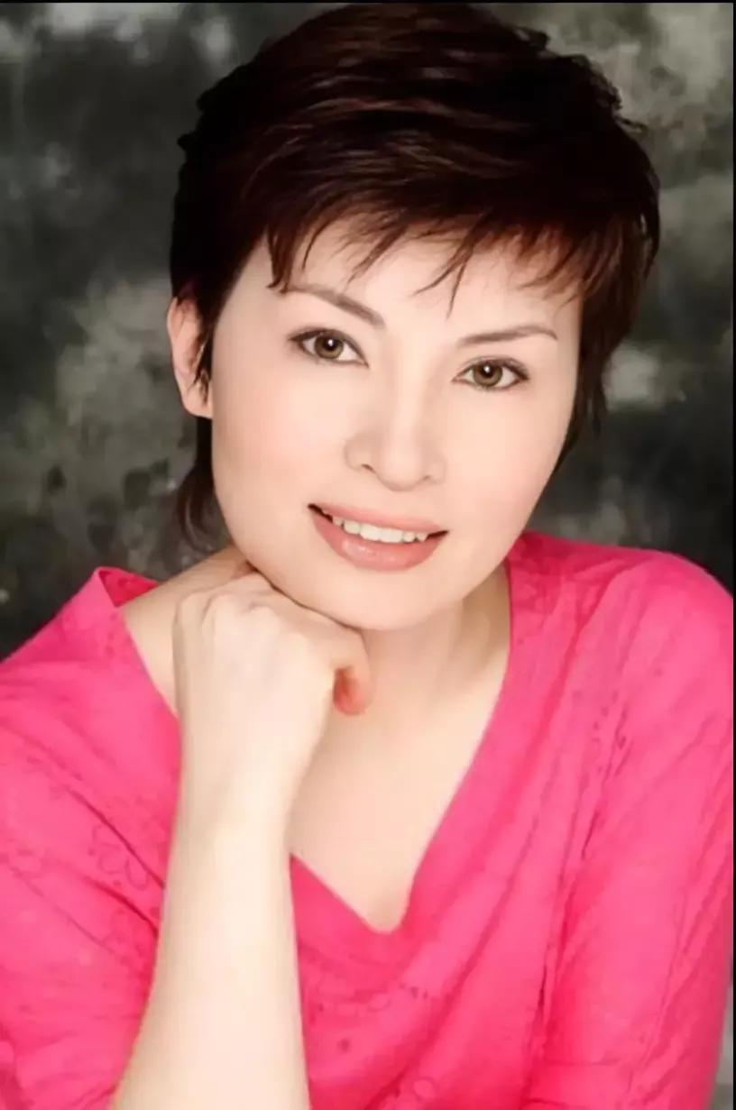 央视主播李瑞英退休后的生活,央视名嘴李瑞英现状