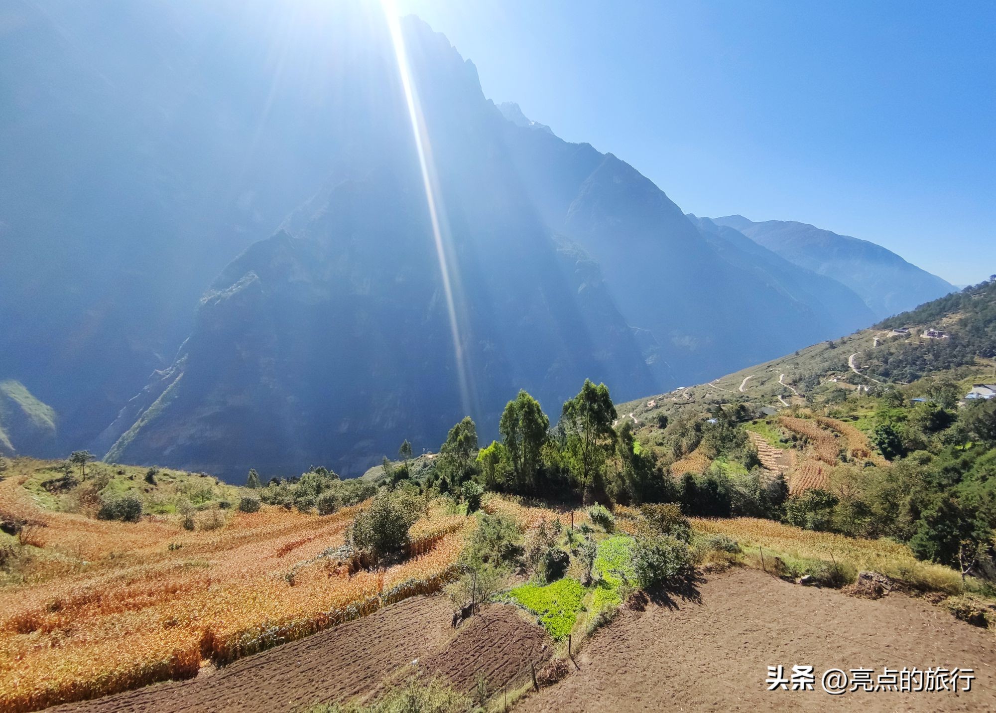 虎跳峡徒步记，从茶马客栈经中途客栈到张老师的家