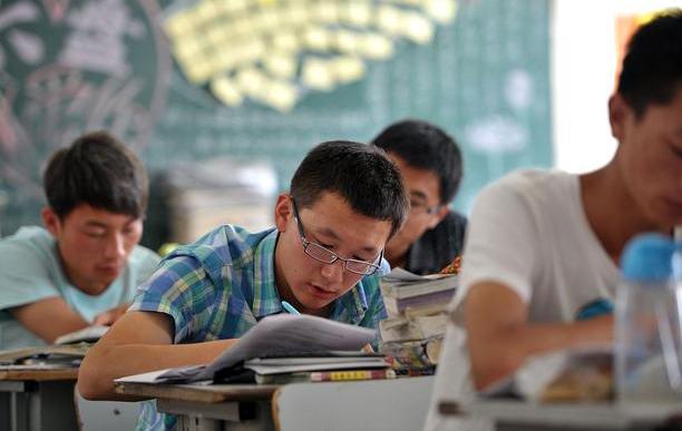 供孩子读大学所有费用压力山大,供孩子读大学的费用多少