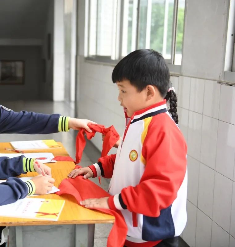 喜迎20大争做先进少先队员,喜迎二十大争做新时代好队员