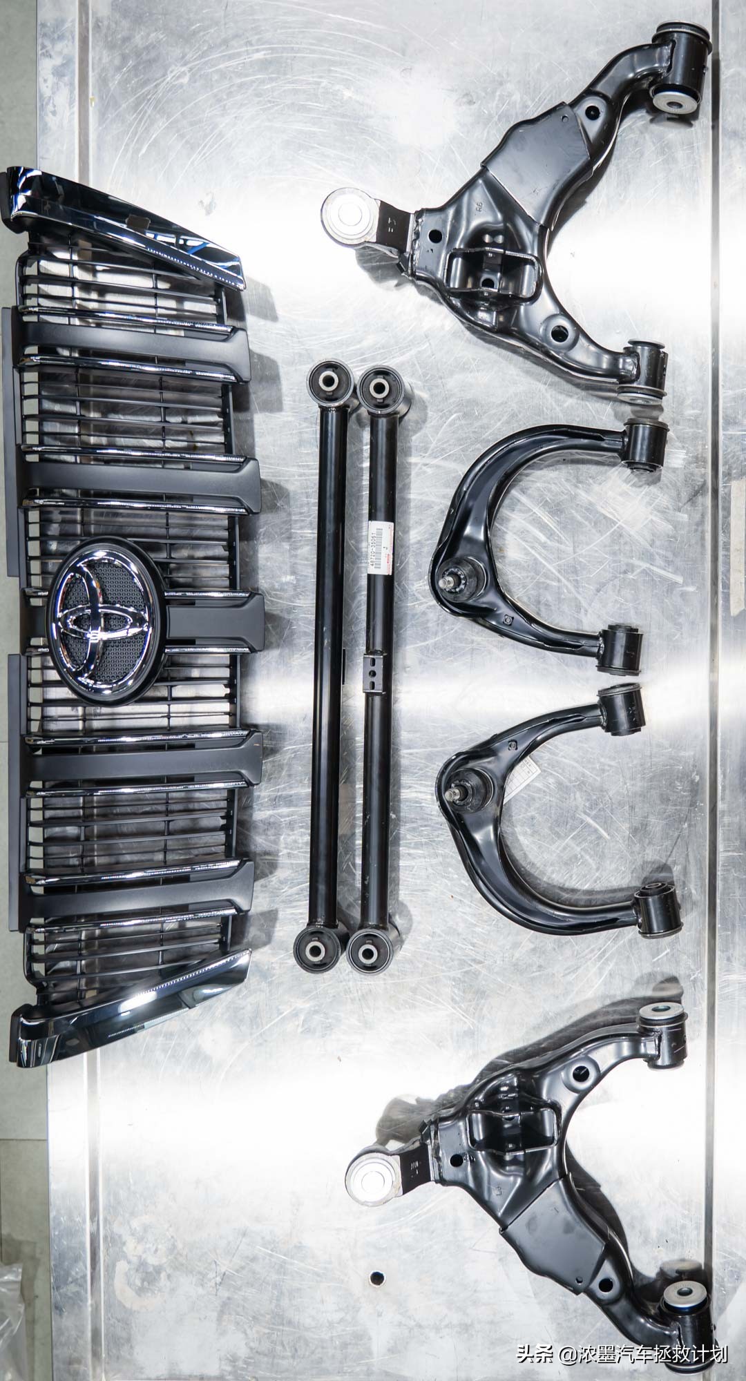 硬汉焕颜丰田普拉多续写越野传奇,修复翻新09年的丰田普拉多