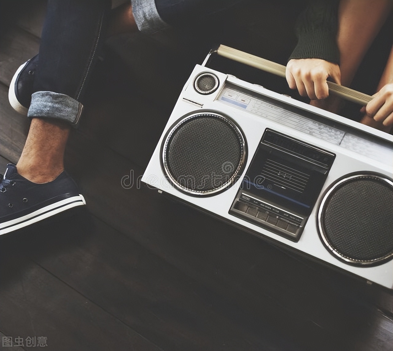 楼上噪音上门提醒不料被报复,怎么有效发消息警告楼上噪音