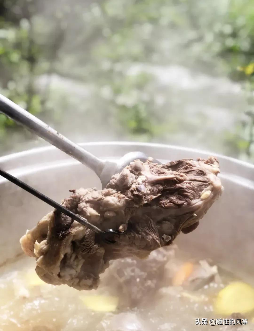 哪一种羊肉比较好吃呢,哪的羊肉最好而且不膻