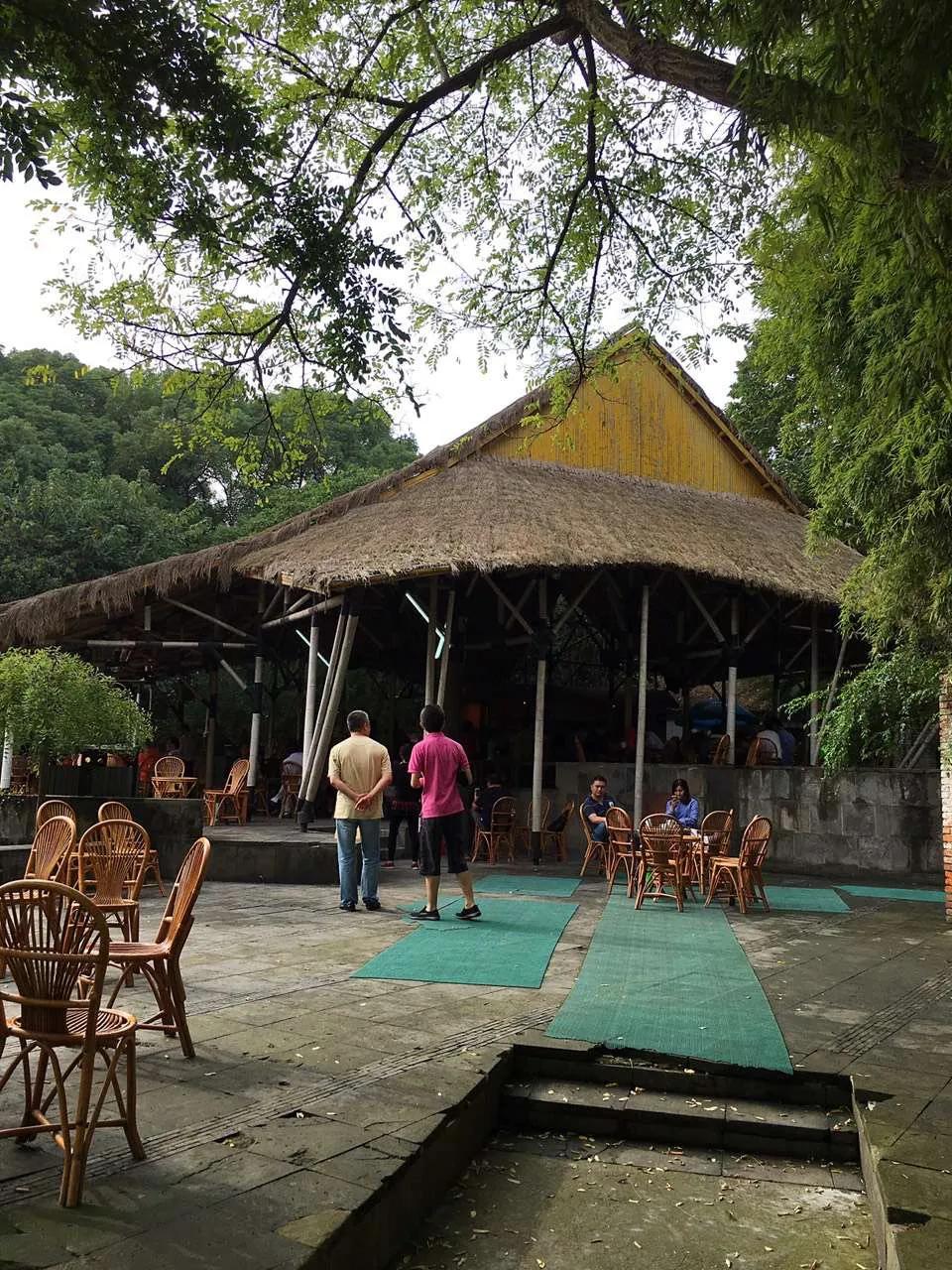 走走看看：藏在方塔公园内的“名媛”——何陋轩