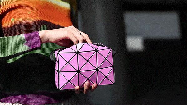 2023三宅一生包包哪款值得买,三宅一生水桶包2021