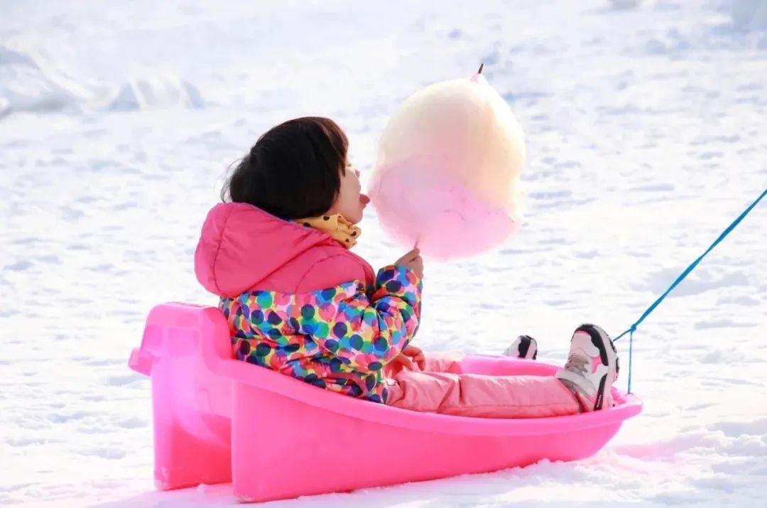 滑冰玩雪,滑冰场旅游