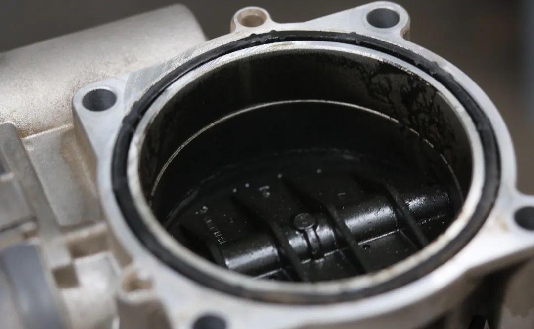 老款宝马730改新款全过程,12年40万公里宝马730翻新