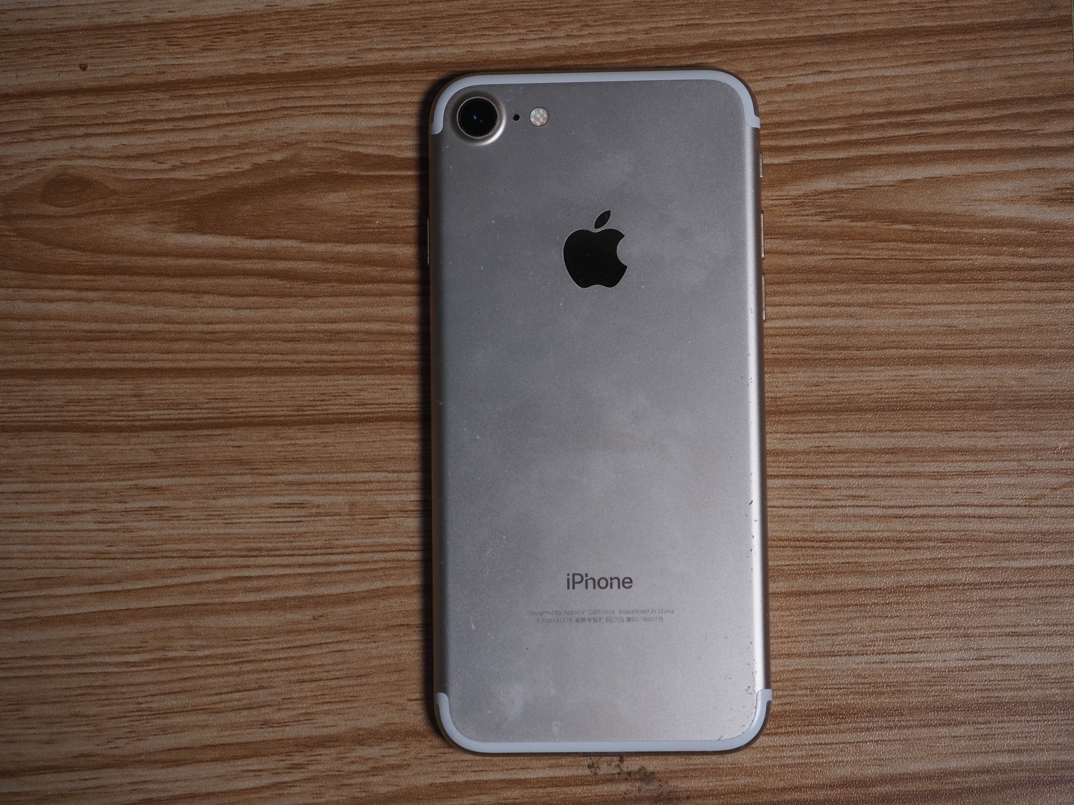 苹果iphone7机身材质,苹果iphone7好吗