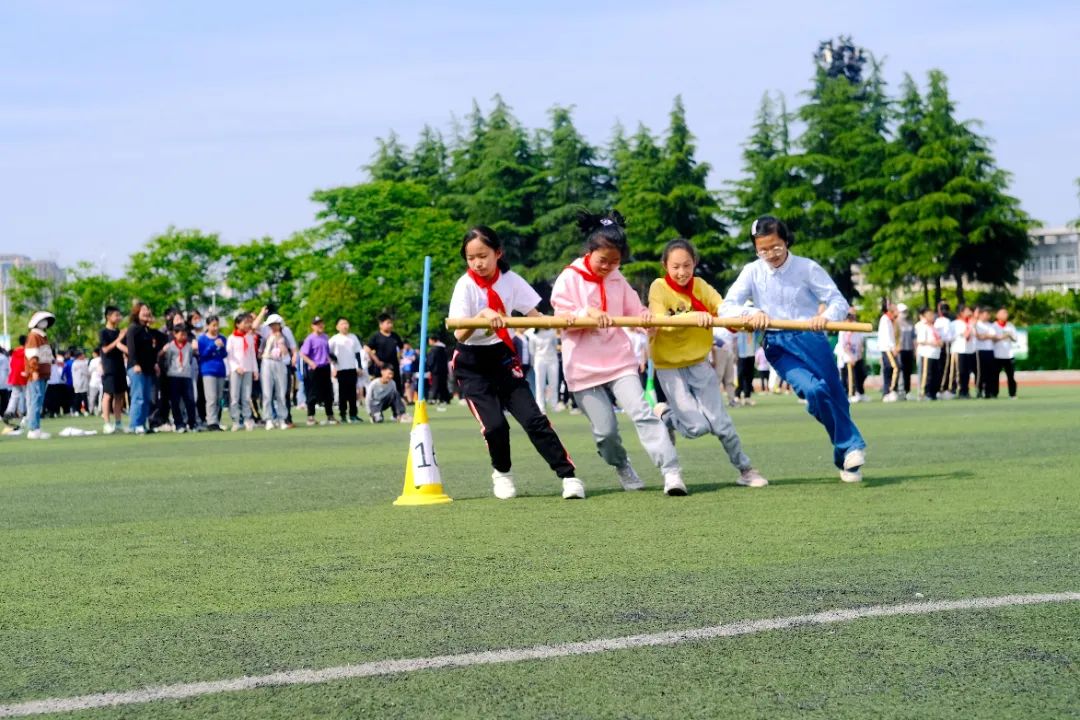 泰州中小学足球联赛,泰州智堡实验学校校运会接力赛