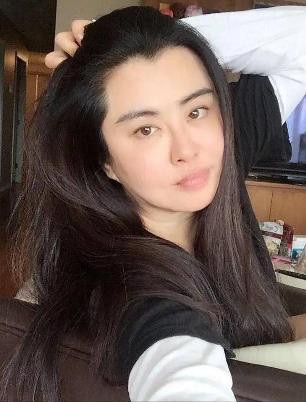 王祖贤为何在加拿大隐居原因揭秘,无儿无女晚年生活的电影