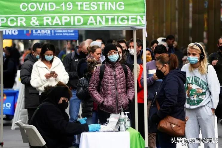 周五酒吧照常爆满!本周末新增2,900个临时疫苗接种点