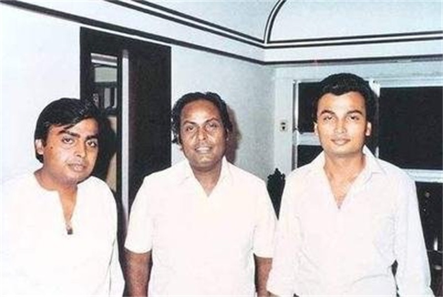 印度首富手机壳价值三亿,印度首富家的房子