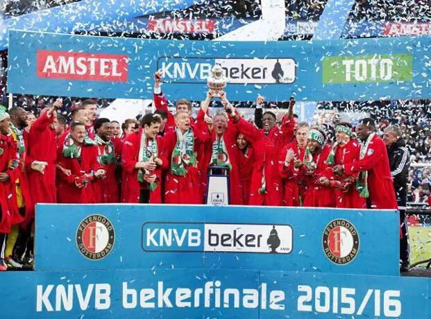 库伊特踢球,德克库伊特有什么冠军