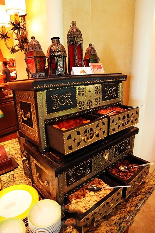 造价500万美元的海底餐厅！开一瓶5.2万美元的水晶香槟