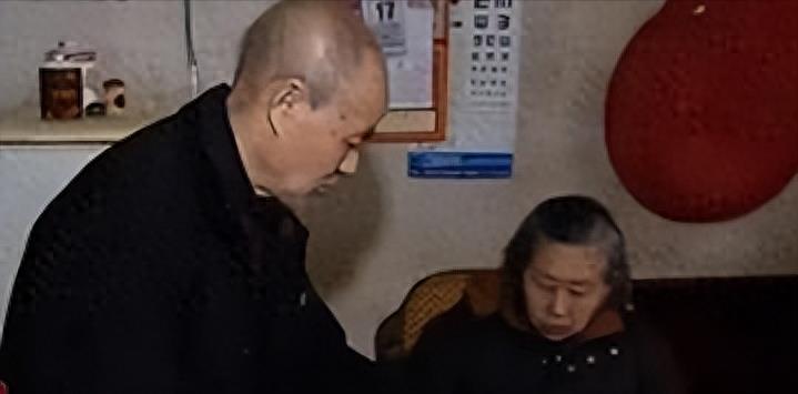 打电话给孩子总是不接怎么办,给闺女打电话老是不接怎么办