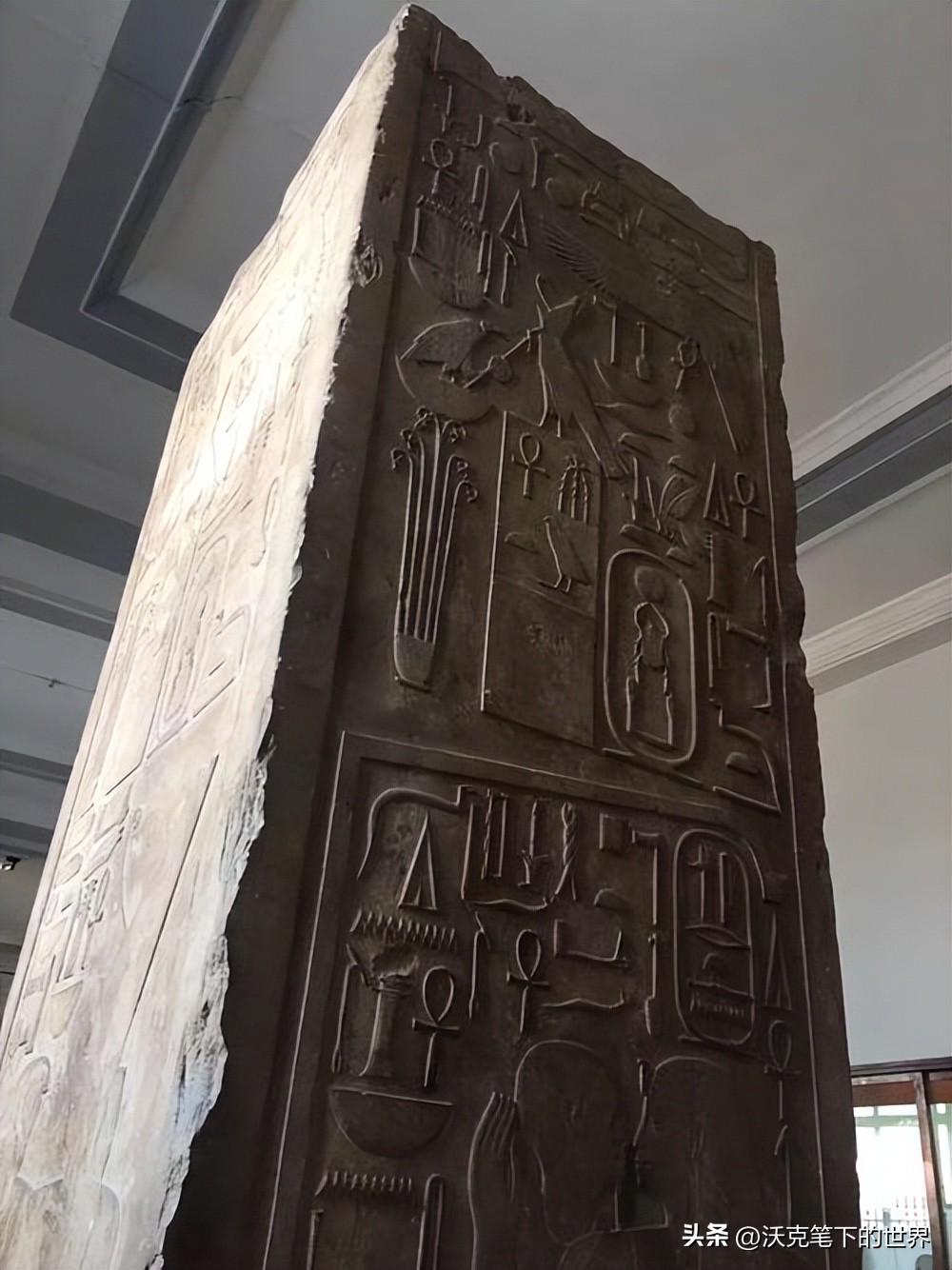 古埃及的文字是用什么工具刻上去,古埃及早期文字是什么文字