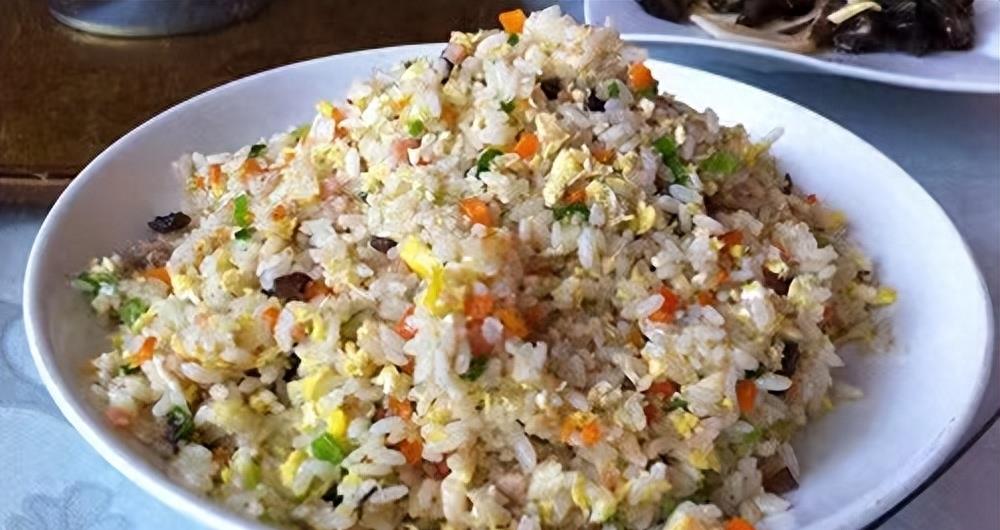 摆摊卖夜宵一个月收入多少,摆夜宵地摊一天收入大概是多少