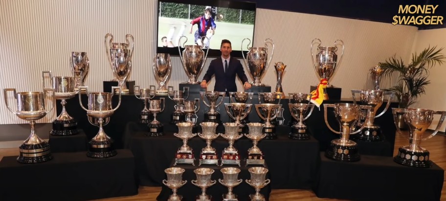 历史足球最有价值球员,历史年收入最高的足球球员