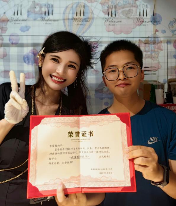 网红“狗头萝莉”:出摊31天收入5.4万!实赚4千多,宣布摊位停业