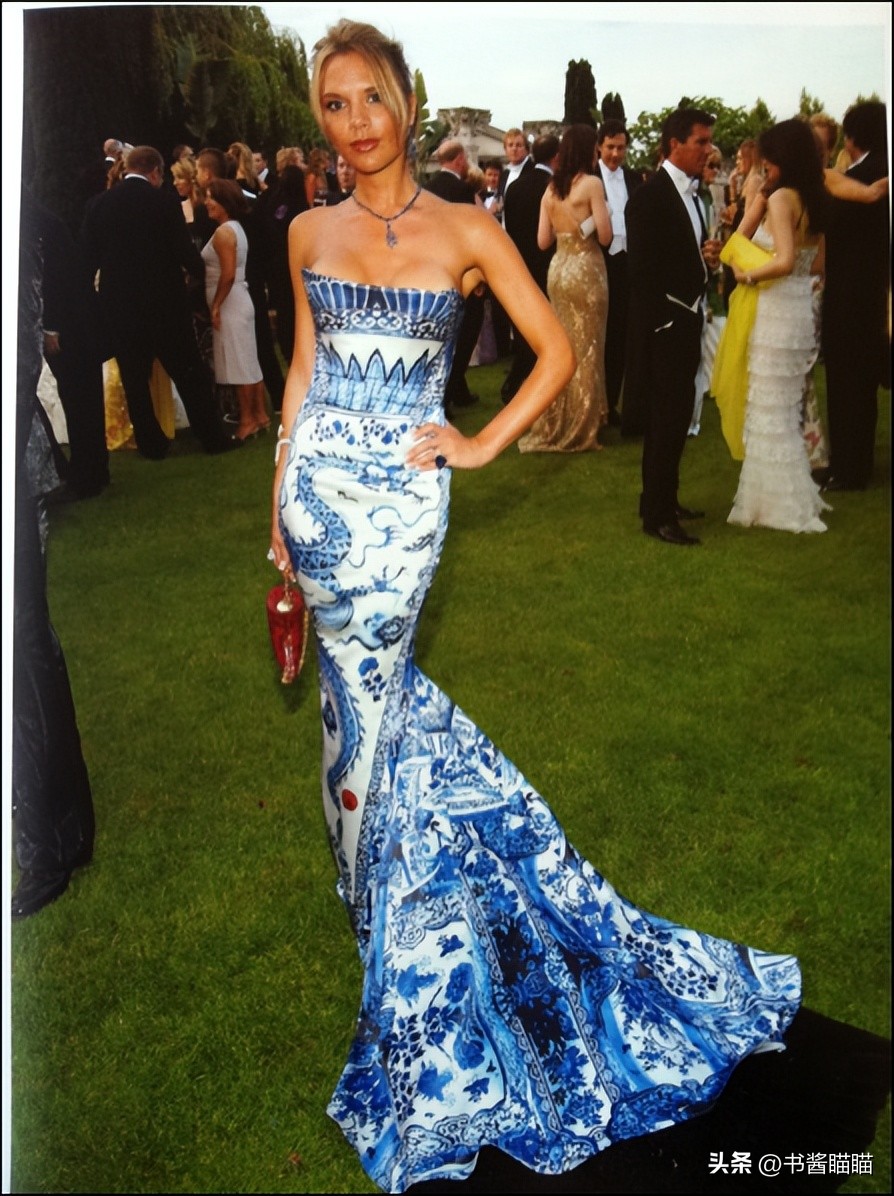 外*旗国**袍美人：帕丽斯现买现穿，妮可不输张曼玉，娜塔莉气质变了