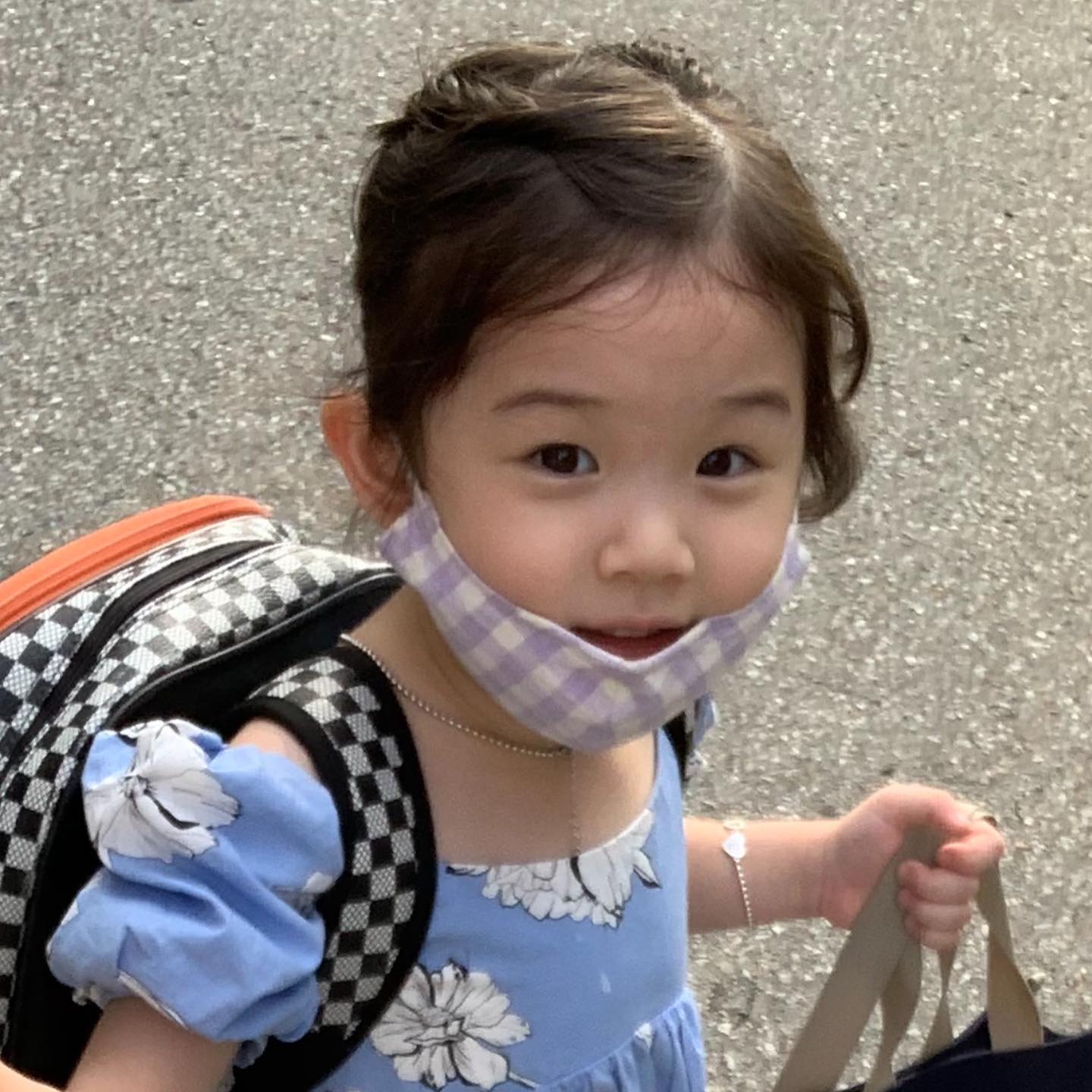 最近超火的可爱小女孩表情包,小女孩可爱萌表情包