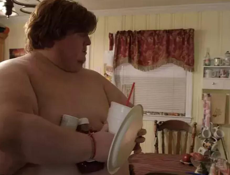 美国300斤男子减肥成功,美国900斤巨胖男子减肥