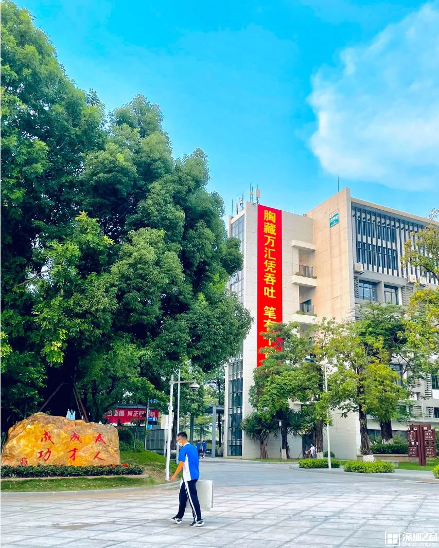 80年代的职工食堂,40年前的职工食堂