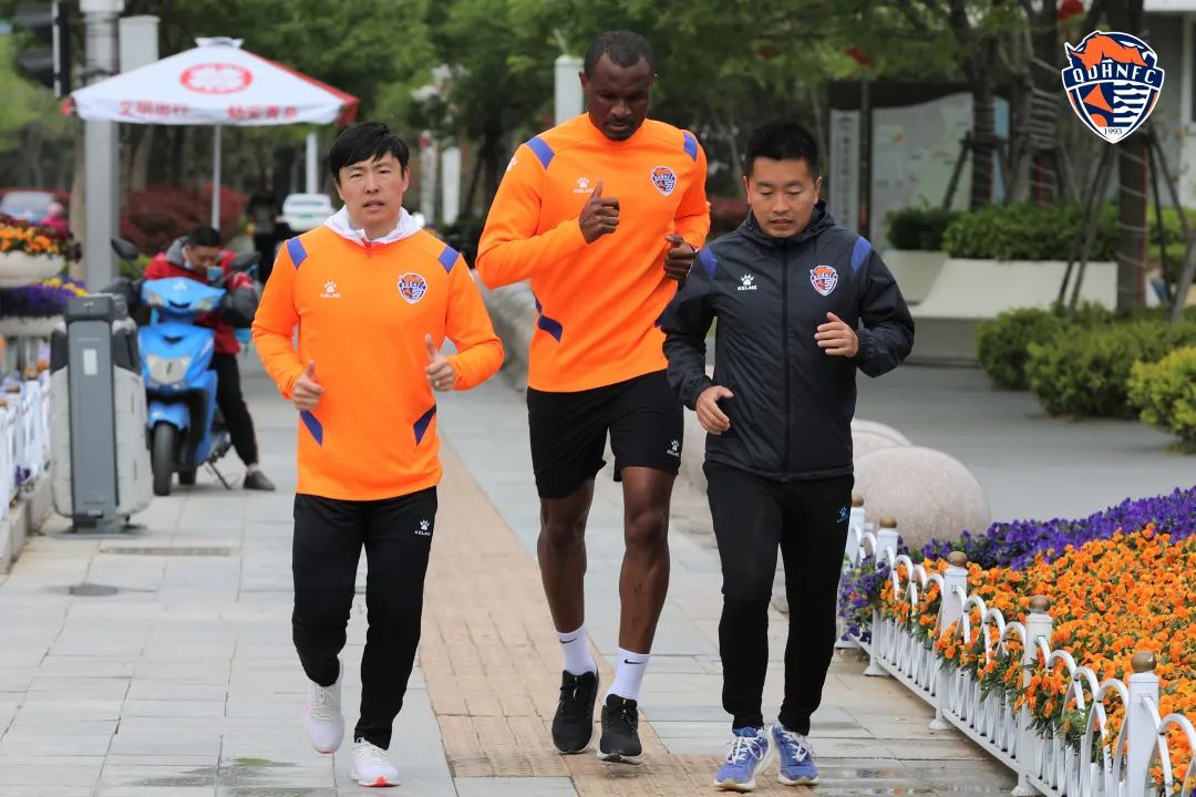 劳逸结合“沙滩跑”奥努郑龙进入恢复快车道