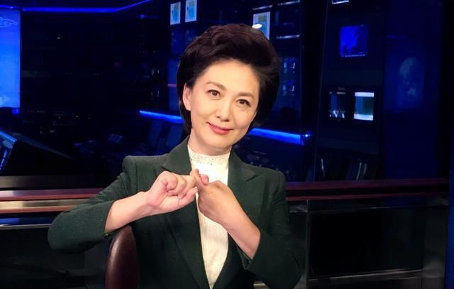 央视主持人海霞含泪播报完整版,知名主持人海霞任新职