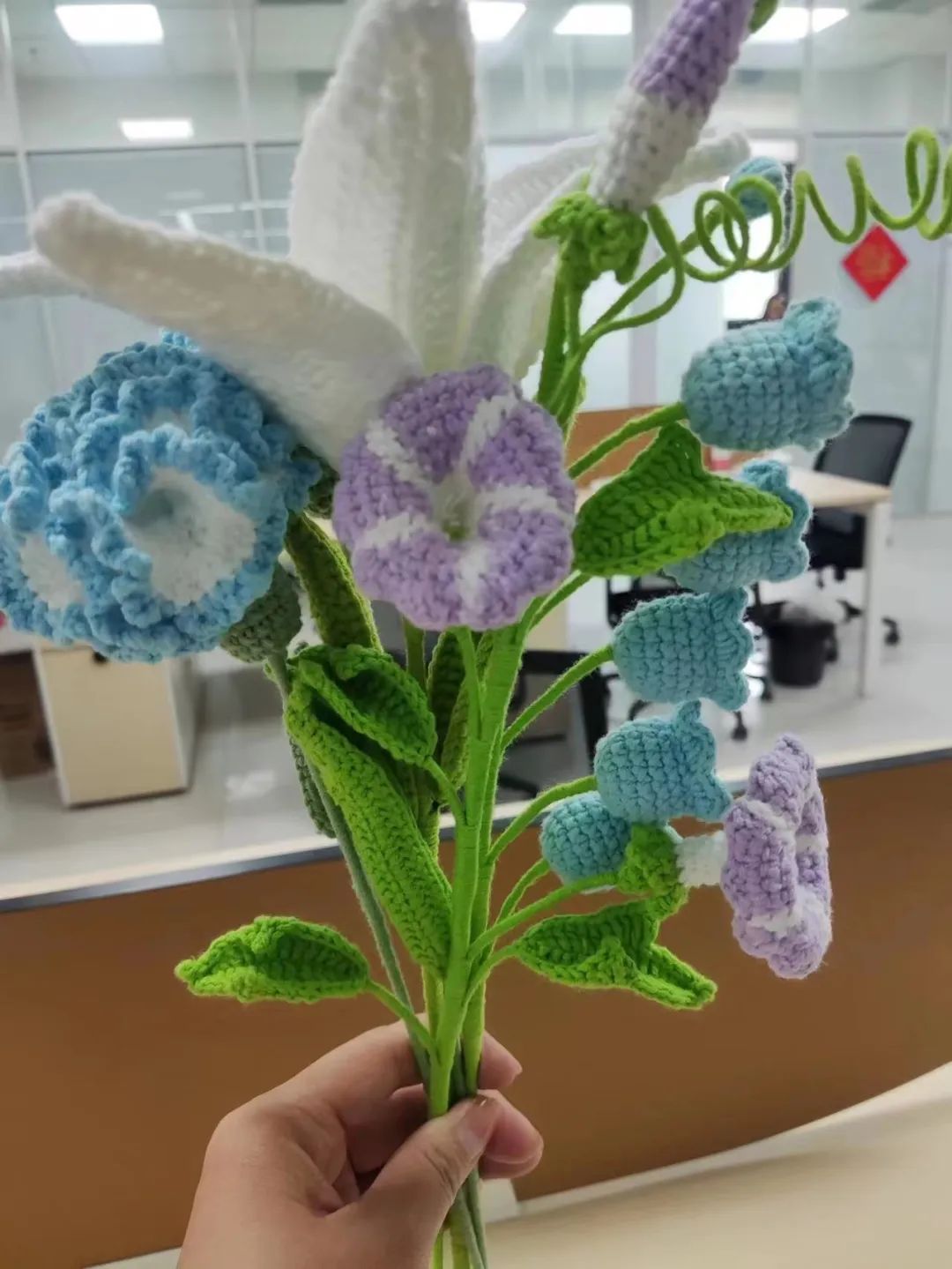 文萃南街社区：钩针撬动“炕头经济”指尖开出幸福花儿