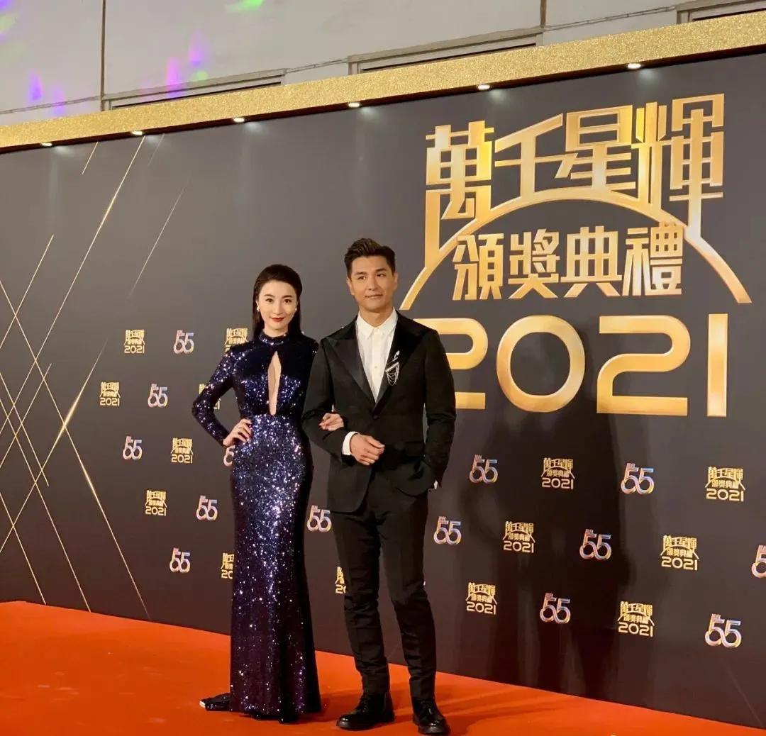 tvb花旦钟嘉欣晒独自坐湖边照,台庆tvb钟嘉欣马国明是哪一期