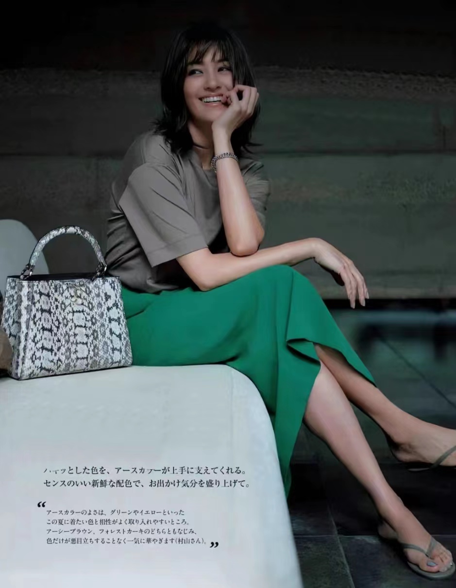 10种日常穿搭配色轻松表达高级感,5组绝美穿搭配色方案