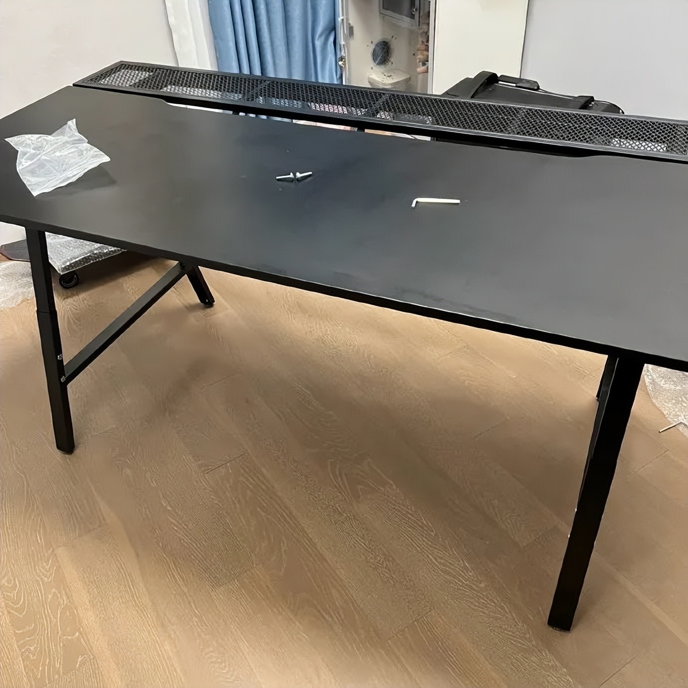 弱者只会抱怨而强者只会适应环境,人要对自己好一点幽默搞笑图片