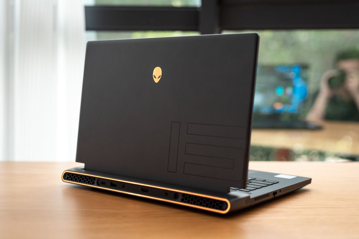 alienwarem15r7笔记本,男人的快乐就这么简单老外