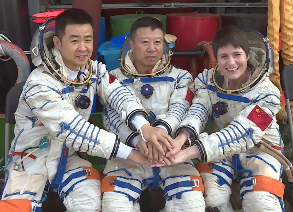 神舟十六号航天员何时进入空间站,神舟6号宇航员是第几次上太空