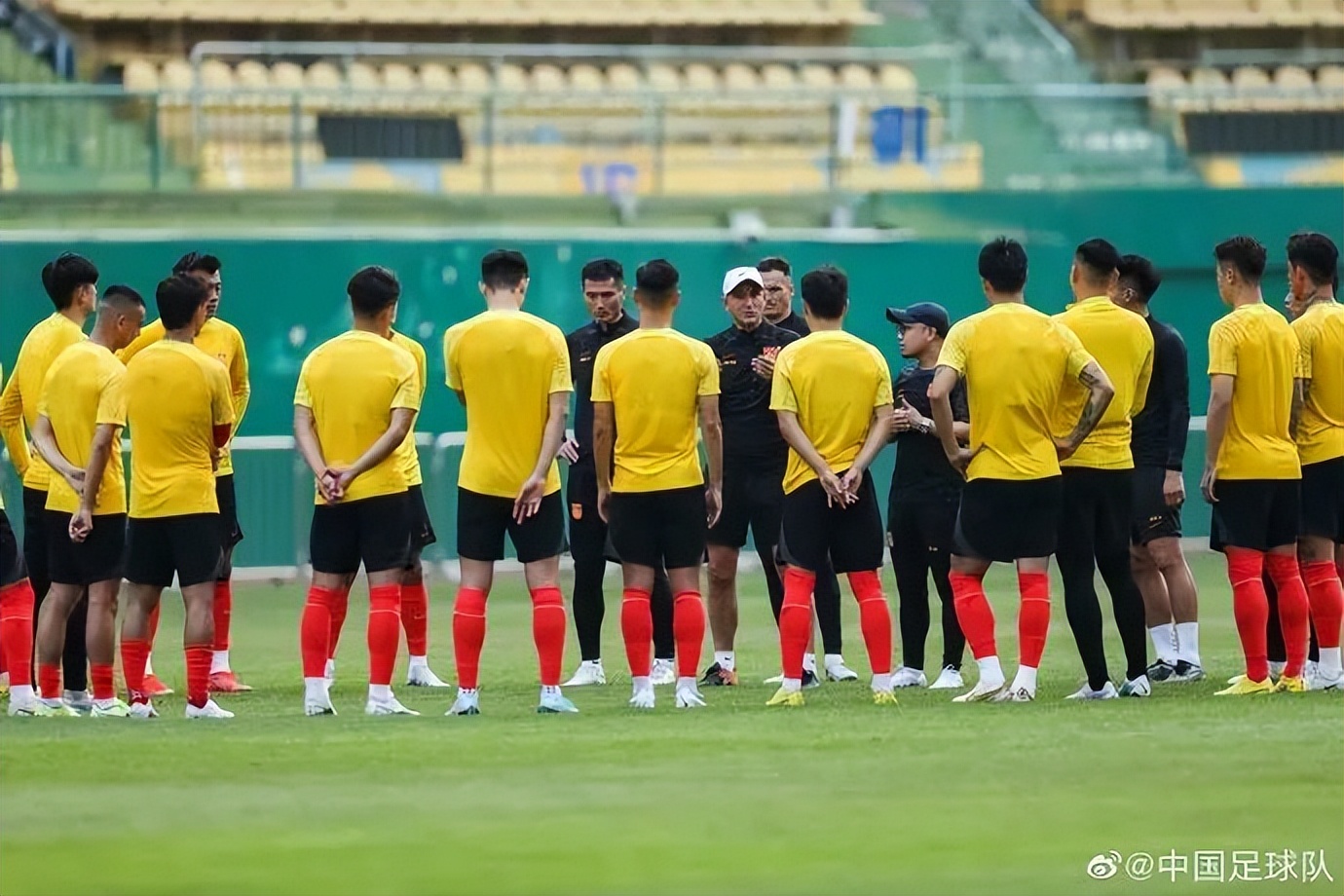 国足亚洲杯朱辰杰,世预赛12强赛国足朱辰杰