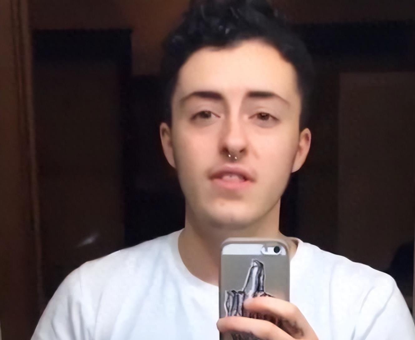 “性别之旅：女孩变男人再变回女人的真实经历”