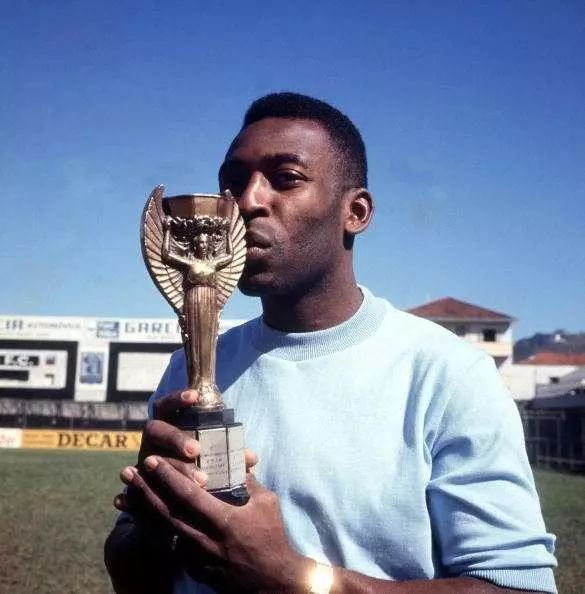 世界公认的三位球王,巴西球王贝利哪一个球踢得最好